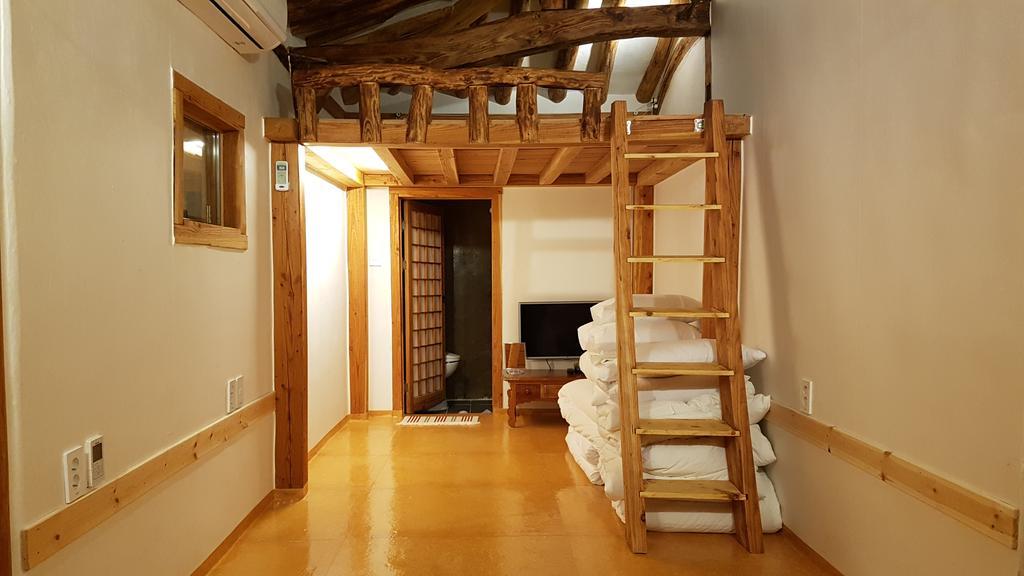 Ohnewwall Guesthouse Jeonju Exterior photo