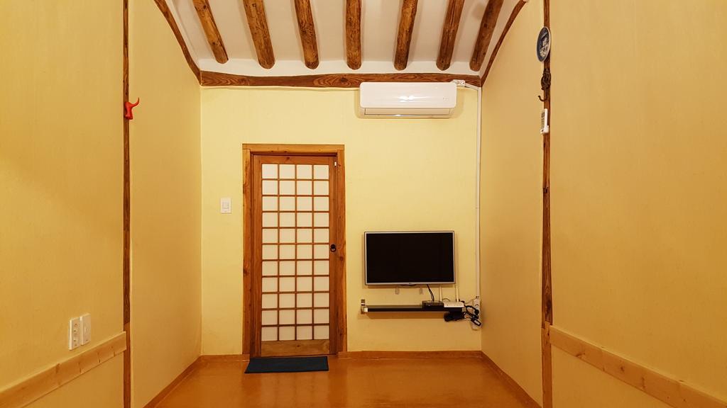 Ohnewwall Guesthouse Jeonju Exterior photo