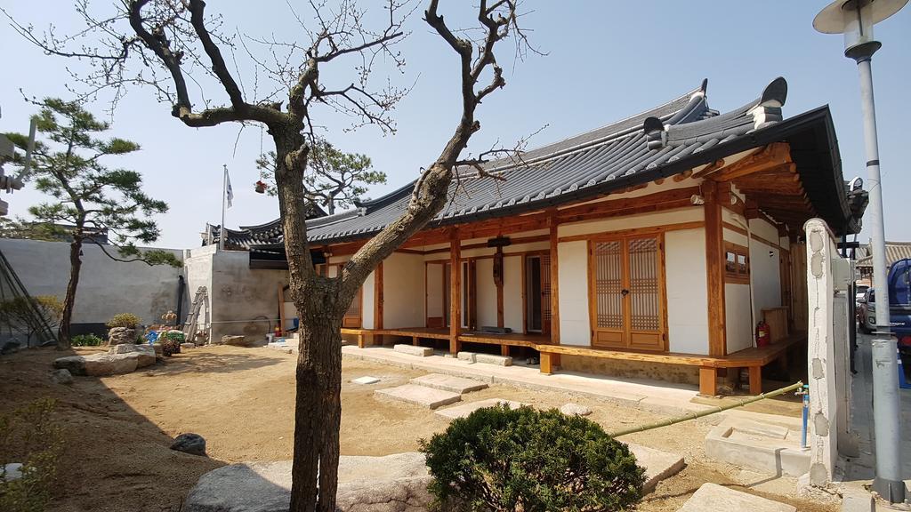 Ohnewwall Guesthouse Jeonju Exterior photo