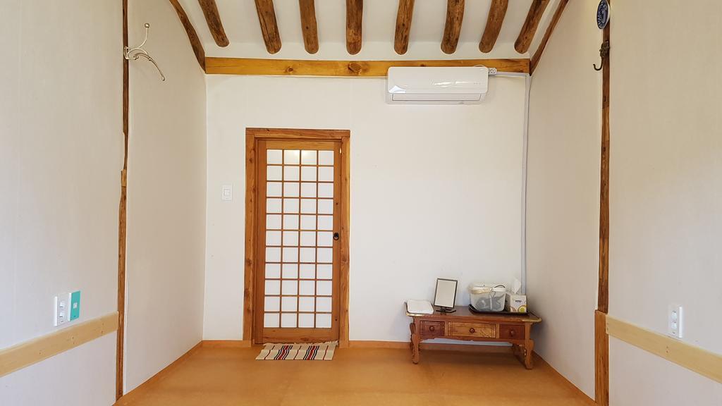Ohnewwall Guesthouse Jeonju Exterior photo