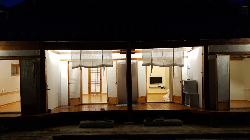 Ohnewwall Guesthouse Jeonju Exterior photo