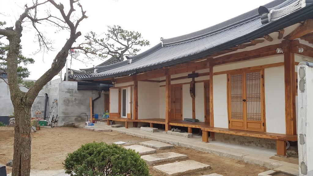Ohnewwall Guesthouse Jeonju Exterior photo