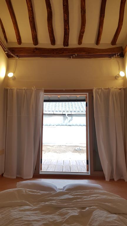 Ohnewwall Guesthouse Jeonju Exterior photo