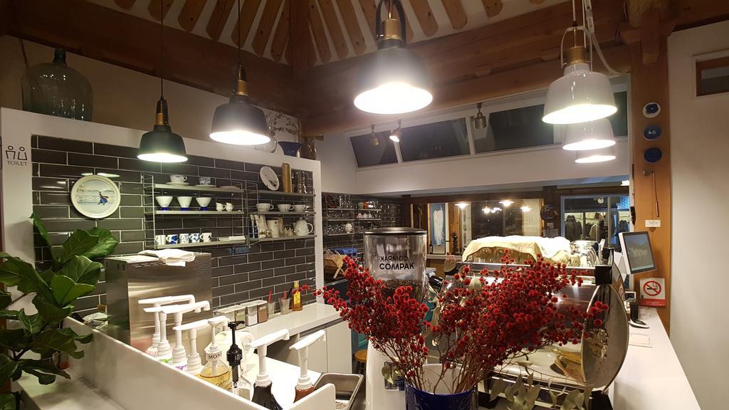 Ohnewwall Guesthouse Jeonju Exterior photo