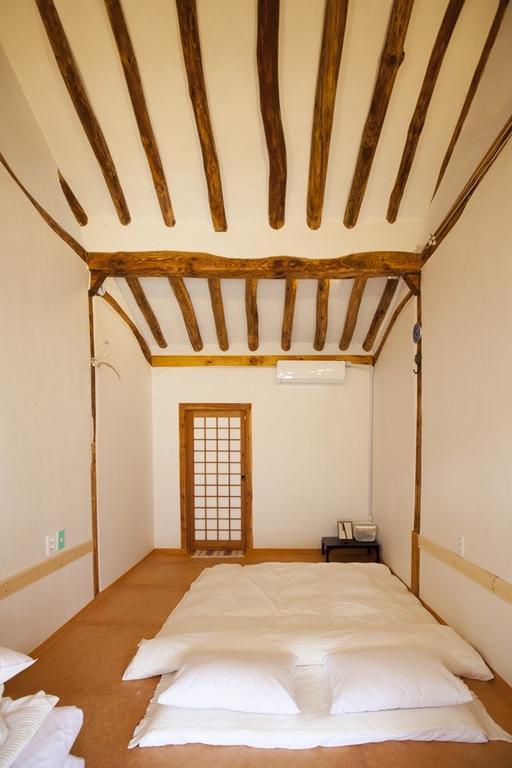 Ohnewwall Guesthouse Jeonju Exterior photo