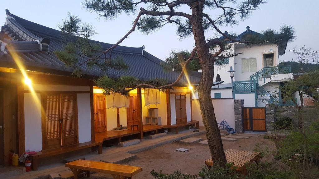 Ohnewwall Guesthouse Jeonju Exterior photo