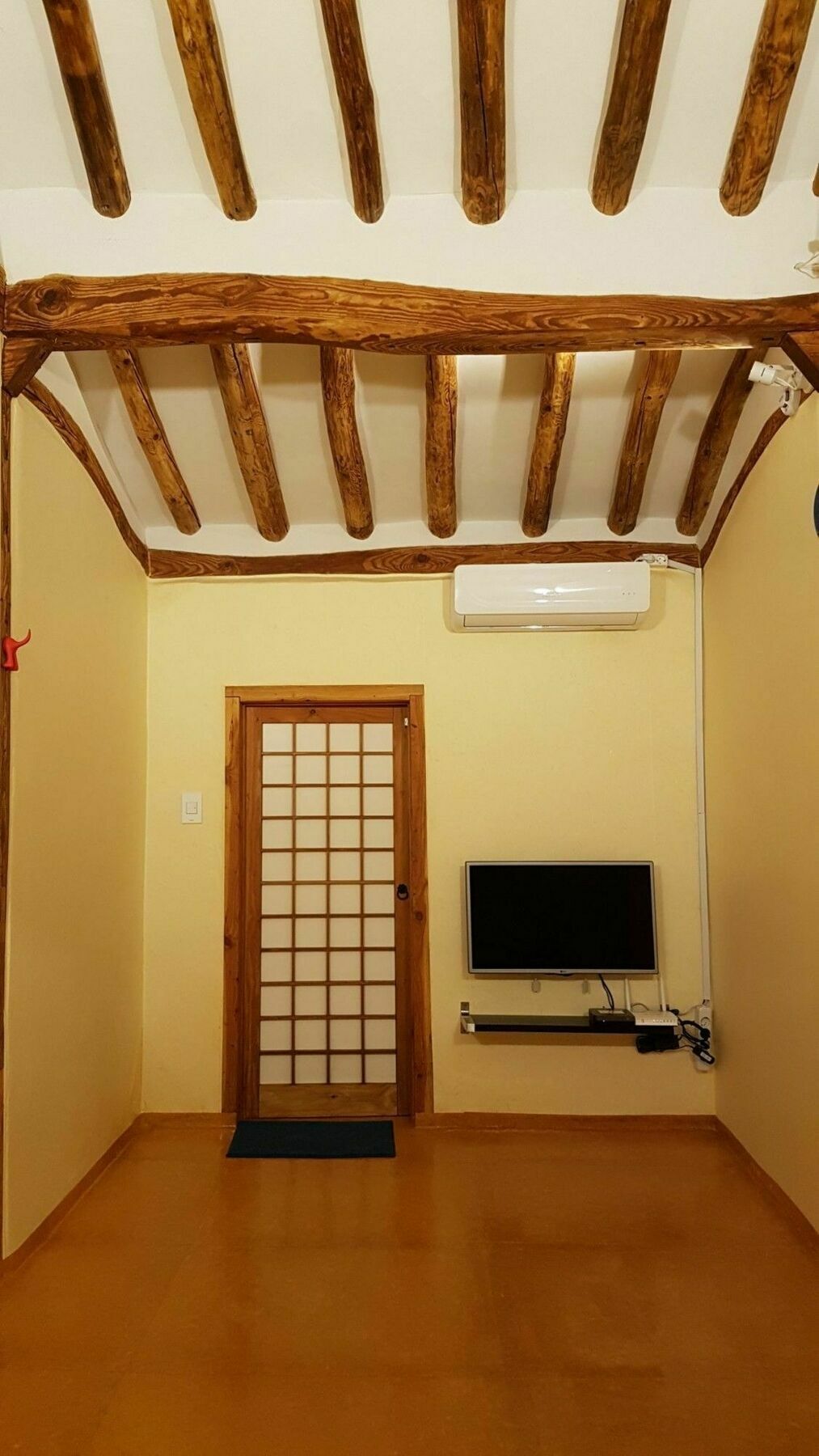 Ohnewwall Guesthouse Jeonju Exterior photo